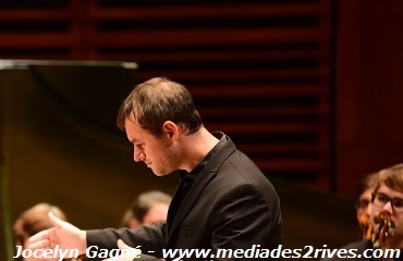 Maestro Jonathan Cohen